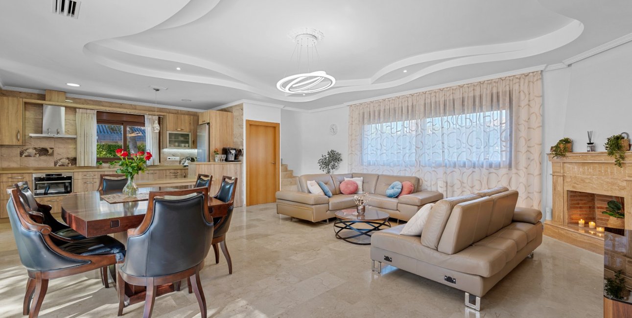 Resale - Villa -
Orihuela Costa - Dehesa De Campoamor