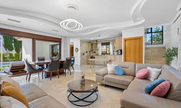 Resale - Villa -
Orihuela Costa - Dehesa De Campoamor