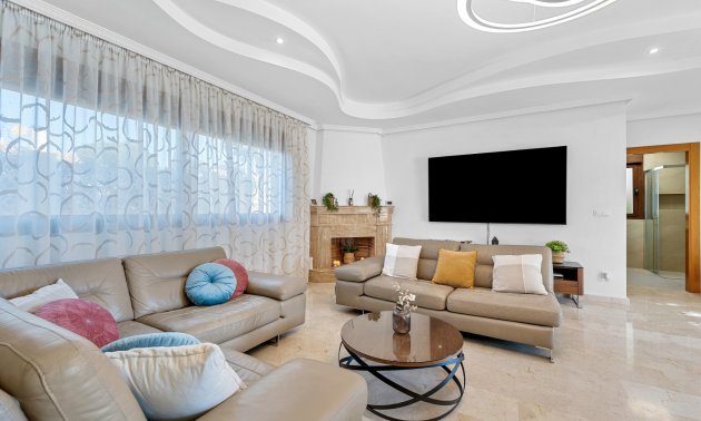 Resale - Villa -
Orihuela Costa - Dehesa De Campoamor