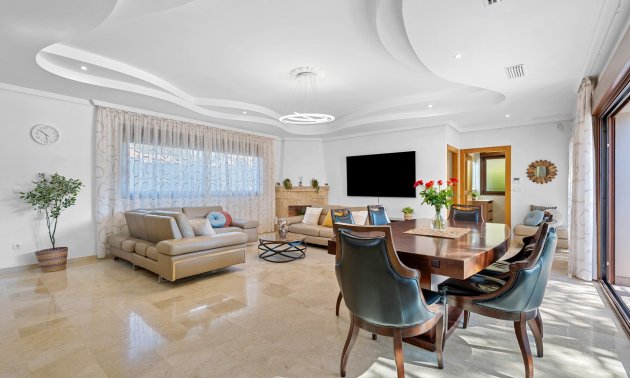 Resale - Villa -
Orihuela Costa - Dehesa De Campoamor