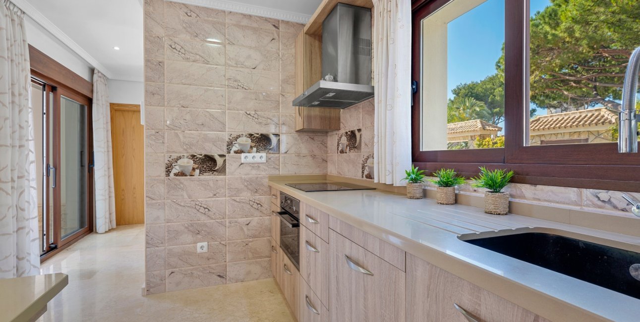 Resale - Villa -
Orihuela Costa - Dehesa De Campoamor