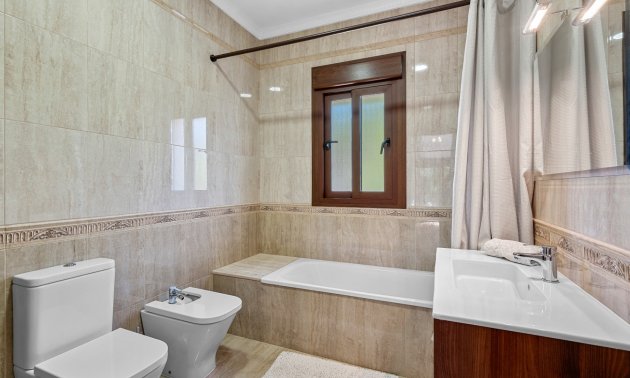 Resale - Villa -
Orihuela Costa - Dehesa De Campoamor