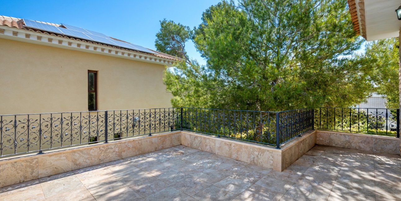Resale - Villa -
Orihuela Costa - Dehesa De Campoamor