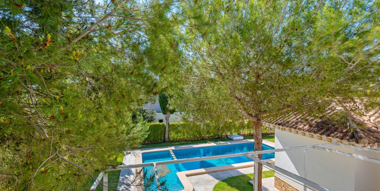 Resale - Villa -
Orihuela Costa - Dehesa De Campoamor