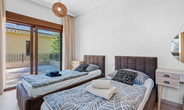 Resale - Villa -
Orihuela Costa - Dehesa De Campoamor