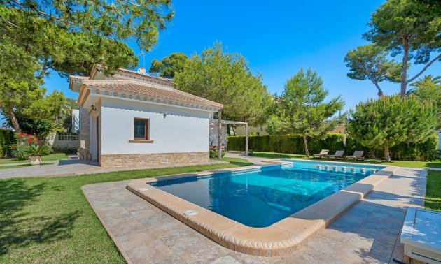 Resale - Villa -
Orihuela Costa - Dehesa De Campoamor