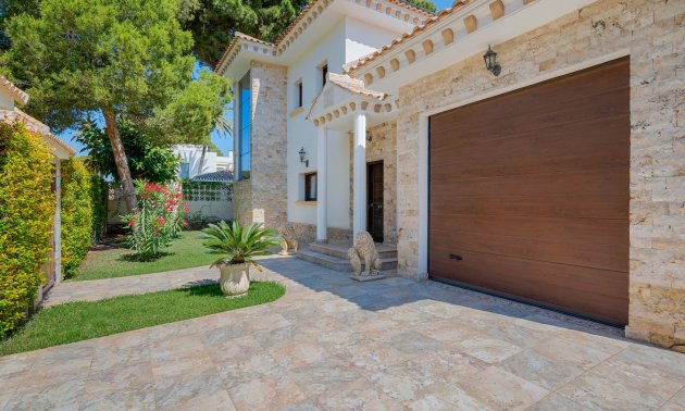 Resale - Villa -
Orihuela Costa - Dehesa De Campoamor
