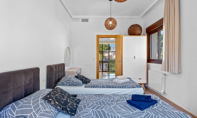 Resale - Villa -
Orihuela Costa - Dehesa De Campoamor