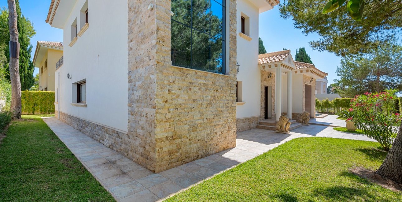 Resale - Villa -
Orihuela Costa - Dehesa De Campoamor