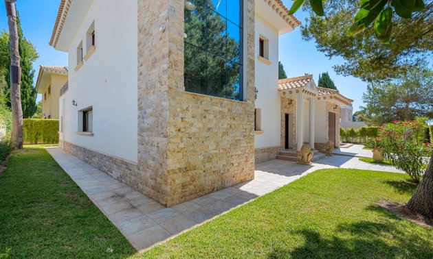 Resale - Villa -
Orihuela Costa - Dehesa De Campoamor