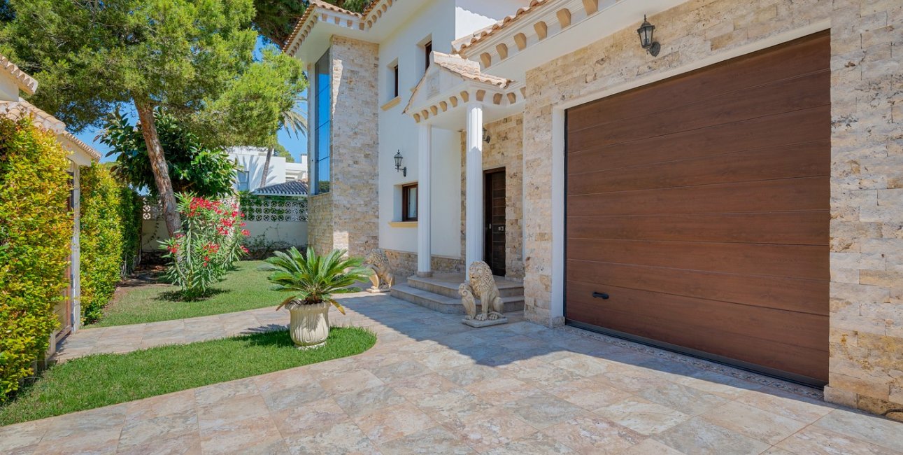 Resale - Villa -
Orihuela Costa - Dehesa De Campoamor