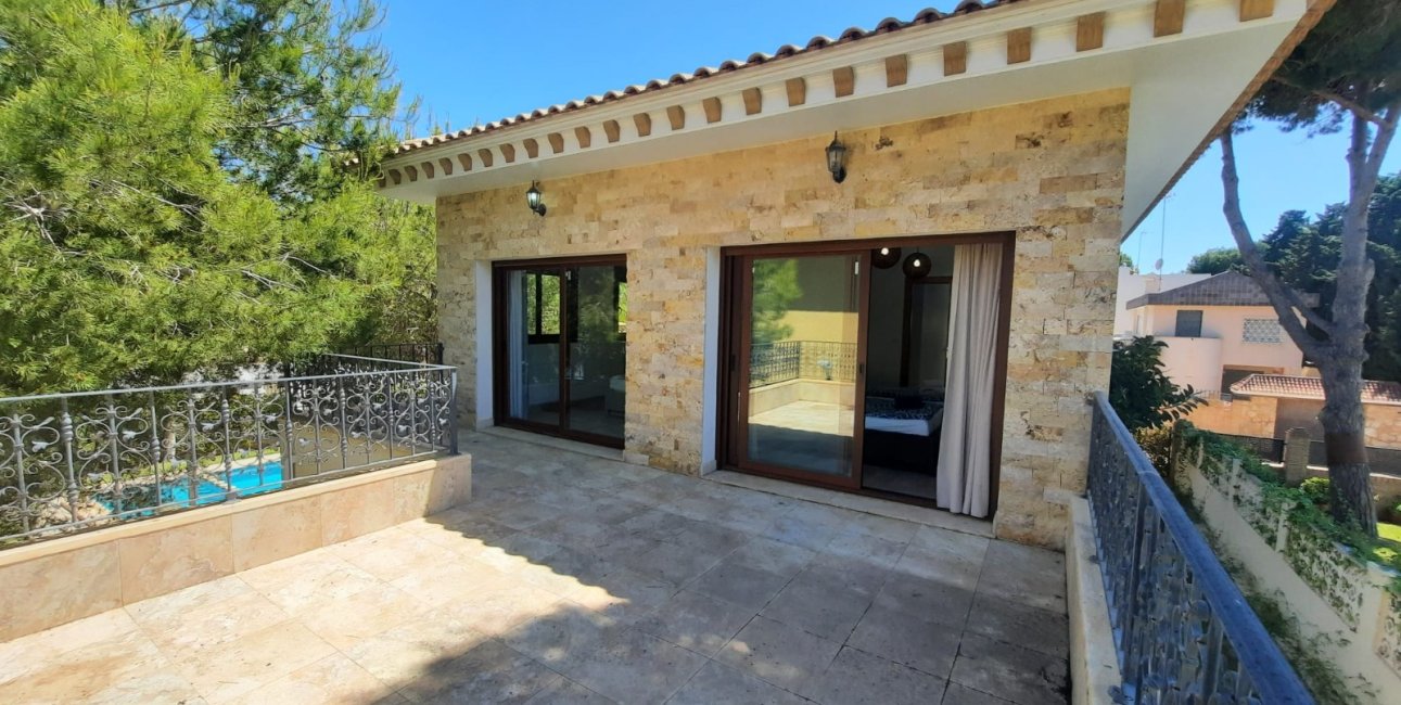 Resale - Villa -
Orihuela Costa - Dehesa De Campoamor