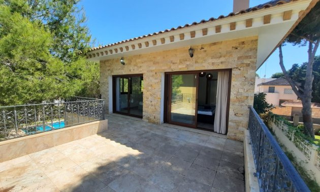 Resale - Villa -
Orihuela Costa - Dehesa De Campoamor