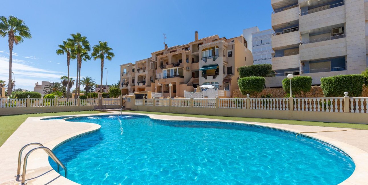 Resale - Villa -
Torrevieja - Torreblanca
