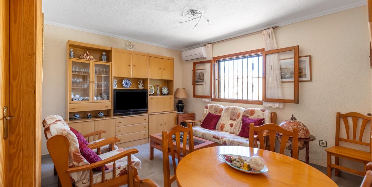 Resale - Villa -
Torrevieja - Torreblanca