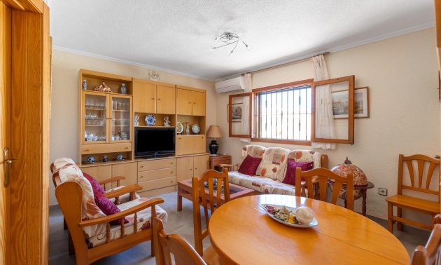 Resale - Villa -
Torrevieja - Torreblanca