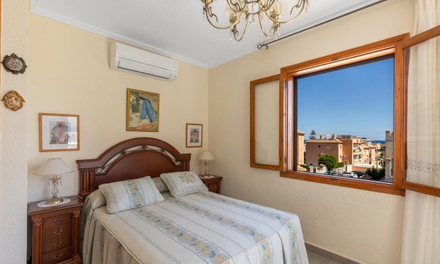 Resale - Villa -
Torrevieja - Torreblanca