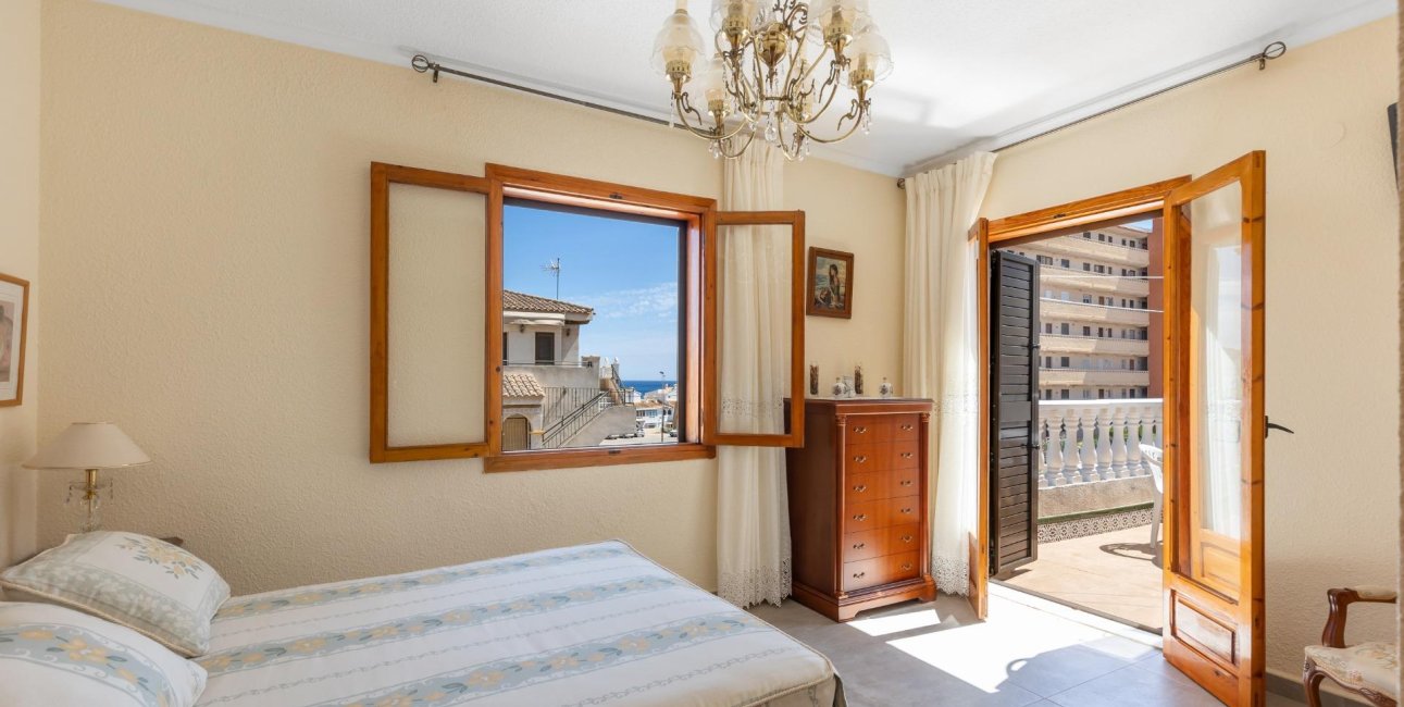 Resale - Villa -
Torrevieja - Torreblanca