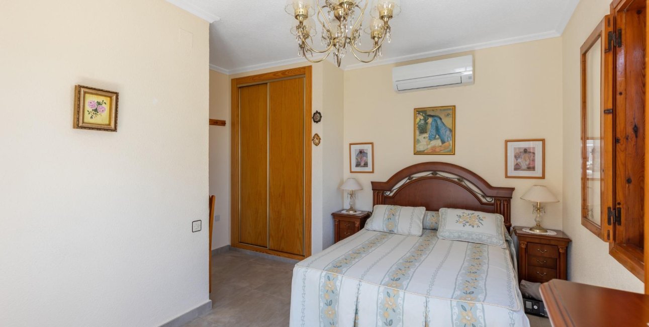 Resale - Villa -
Torrevieja - Torreblanca