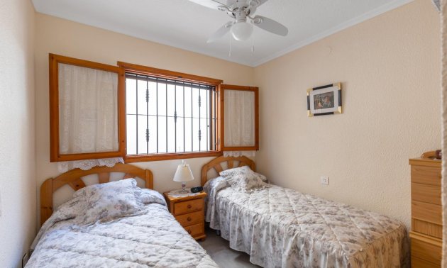 Resale - Villa -
Torrevieja - Torreblanca