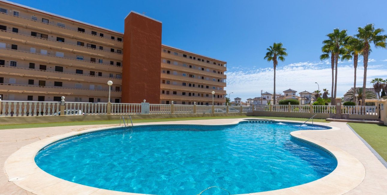 Resale - Villa -
Torrevieja - Torreblanca