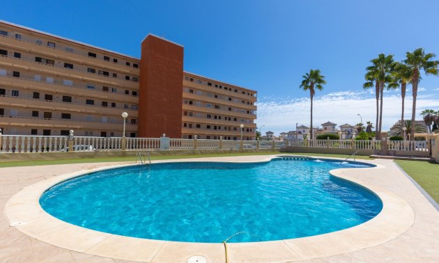 Resale - Villa -
Torrevieja - Torreblanca