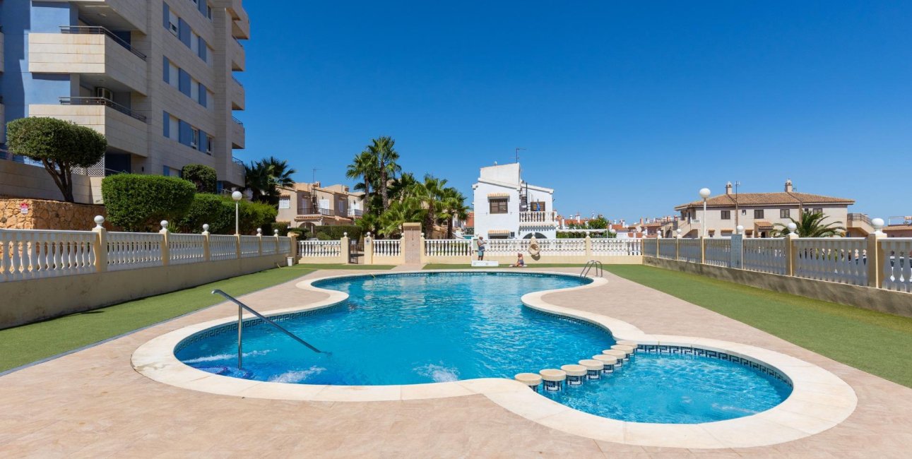 Resale - Villa -
Torrevieja - Torreblanca