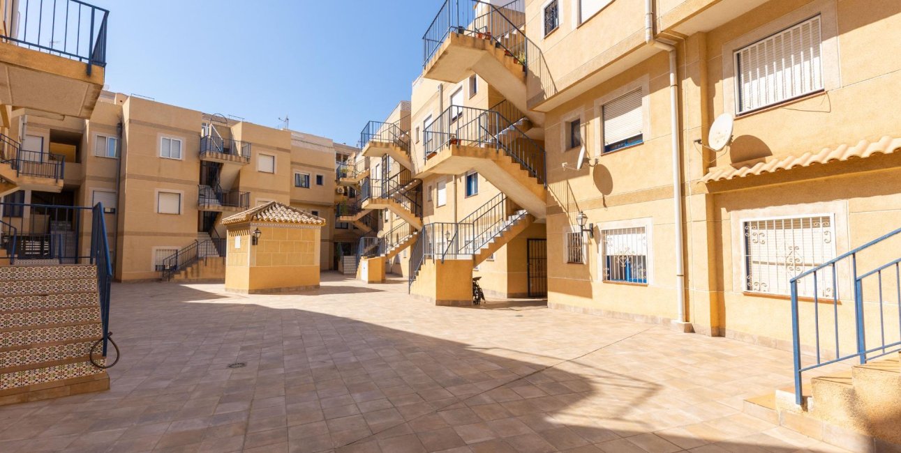 Resale - Apartment / flat -
Torrevieja - Centro