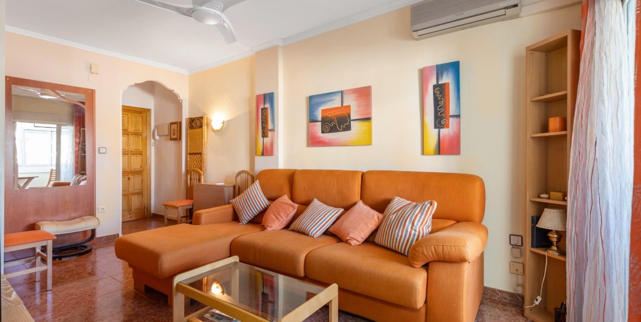 Resale - Apartment / flat -
Torrevieja - Centro