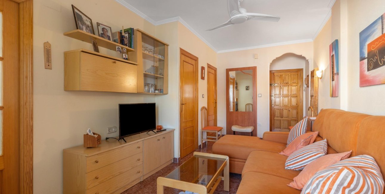 Resale - Apartment / flat -
Torrevieja - Centro