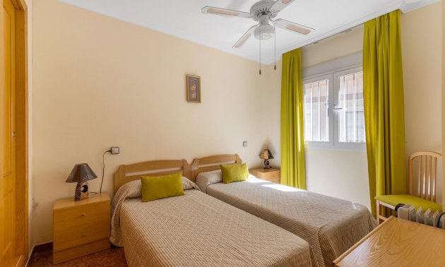 Resale - Apartment / flat -
Torrevieja - Centro