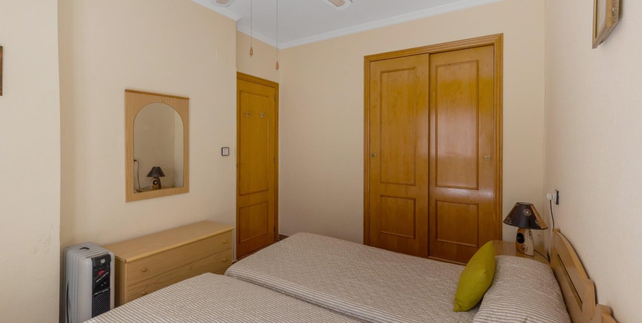 Resale - Apartment / flat -
Torrevieja - Centro