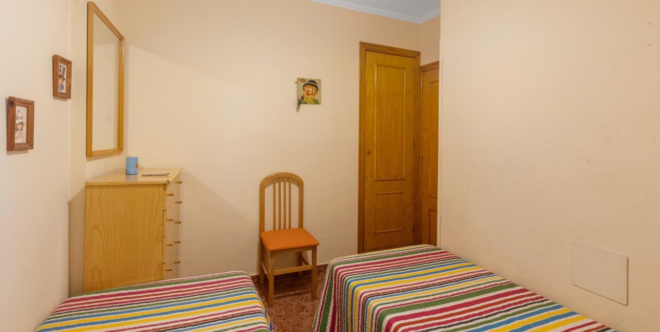 Resale - Apartment / flat -
Torrevieja - Centro