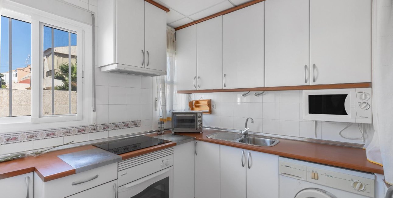 Resale - Apartment / flat -
Torrevieja - Centro