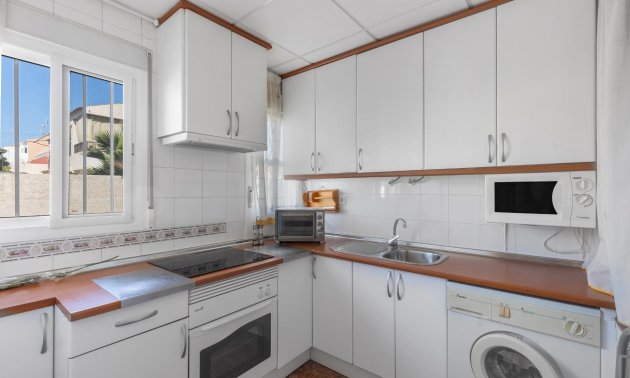 Resale - Apartment / flat -
Torrevieja - Centro