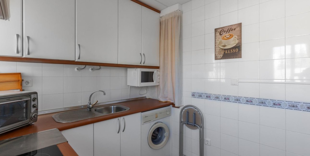 Resale - Apartment / flat -
Torrevieja - Centro