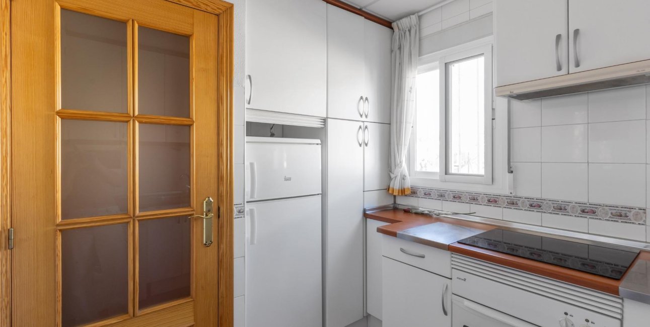 Resale - Apartment / flat -
Torrevieja - Centro