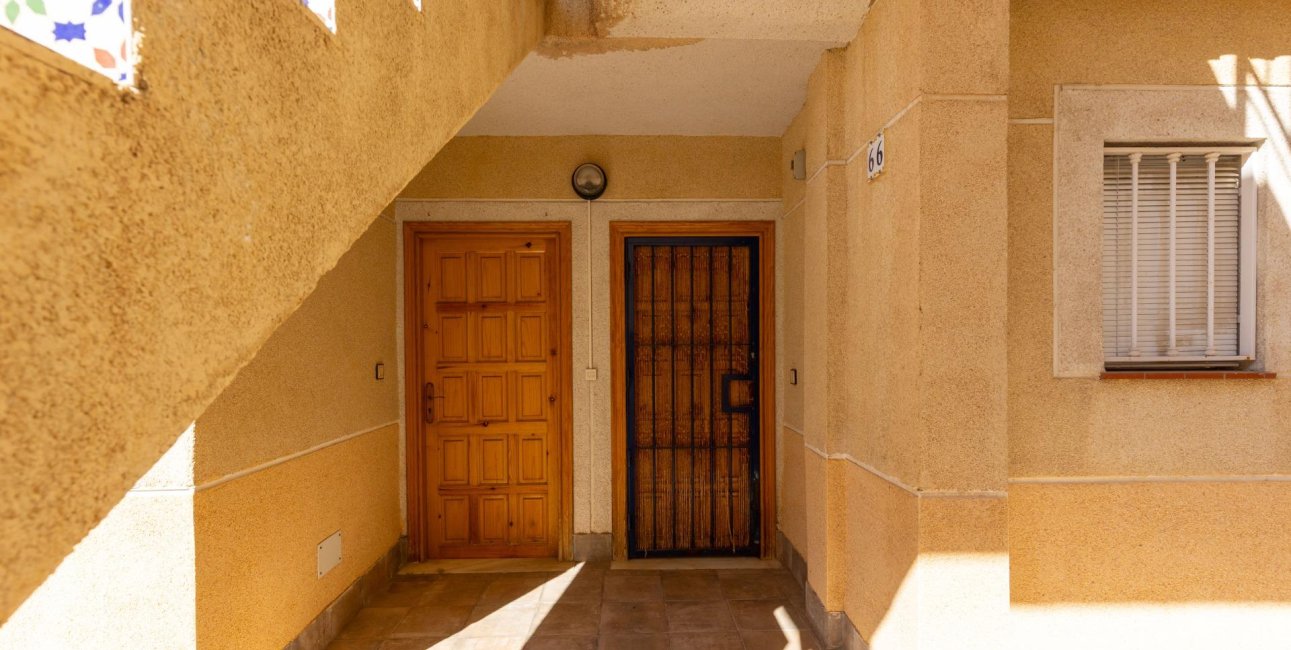 Resale - Apartment / flat -
Torrevieja - Centro