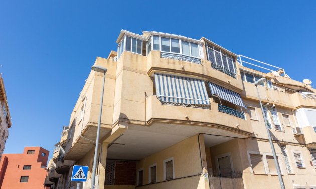 Resale - Apartment / flat -
Torrevieja - Centro