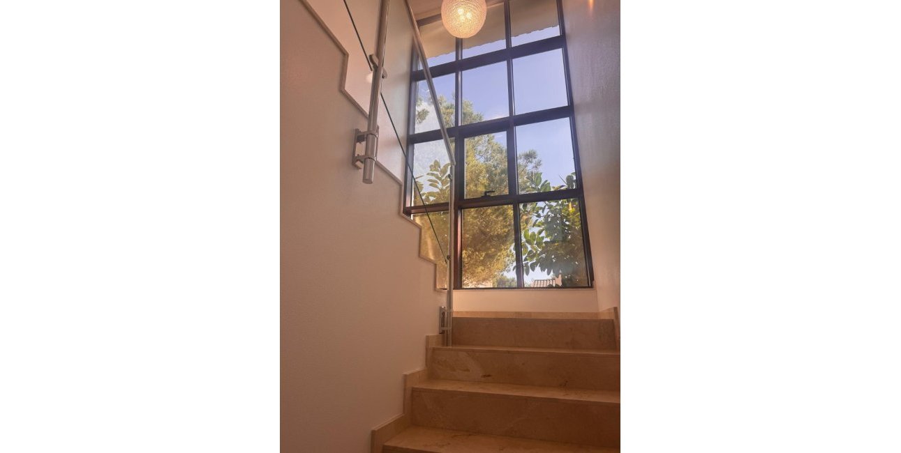 Resale - Villa -
Orihuela Costa - Dehesa De Campoamor