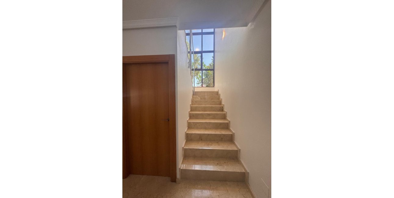 Resale - Villa -
Orihuela Costa - Dehesa De Campoamor