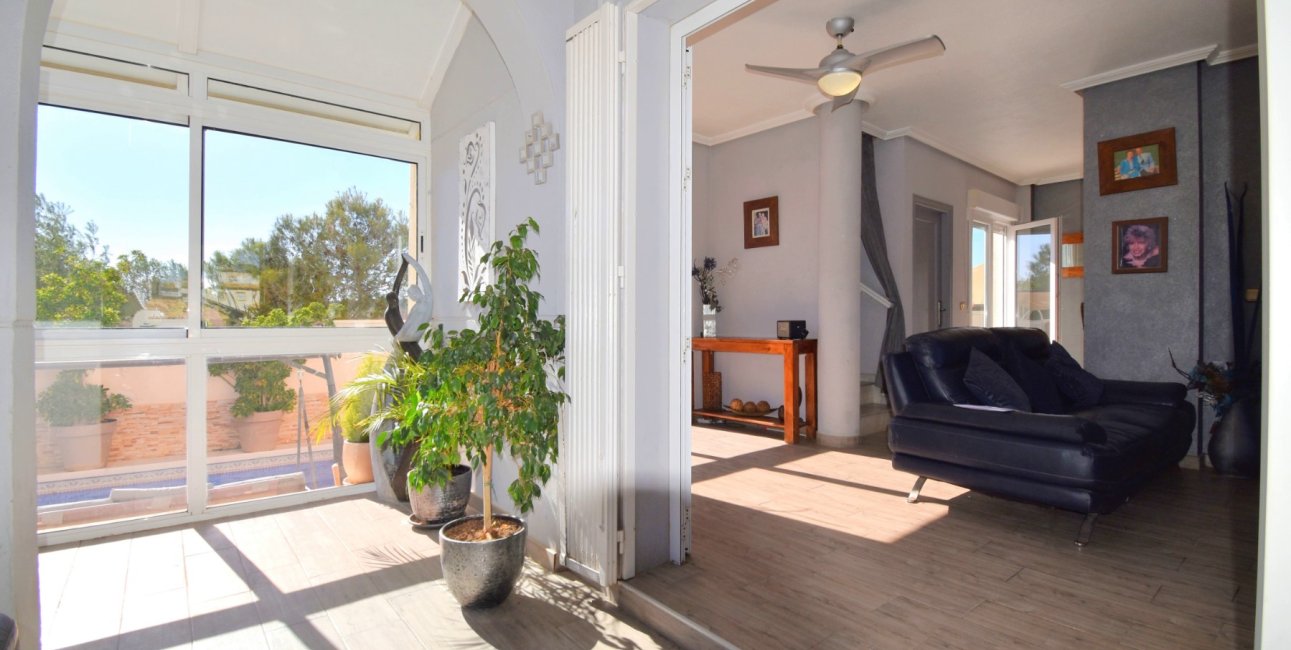 Resale - Villa -
Orihuela Costa - Playa Flamenca