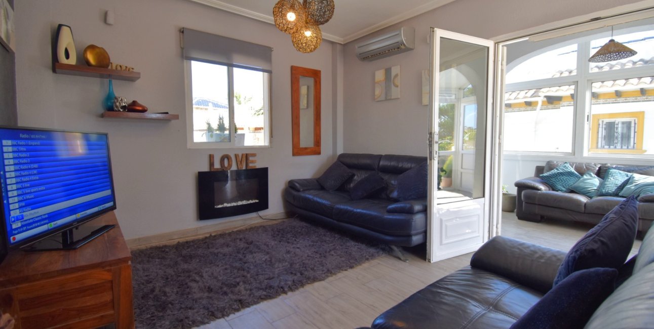 Resale - Villa -
Orihuela Costa - Playa Flamenca