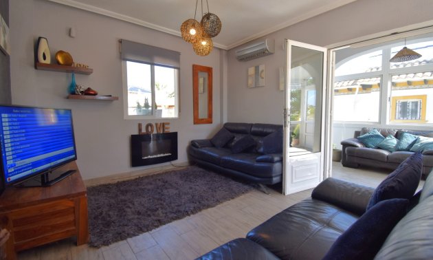 Resale - Villa -
Orihuela Costa - Playa Flamenca