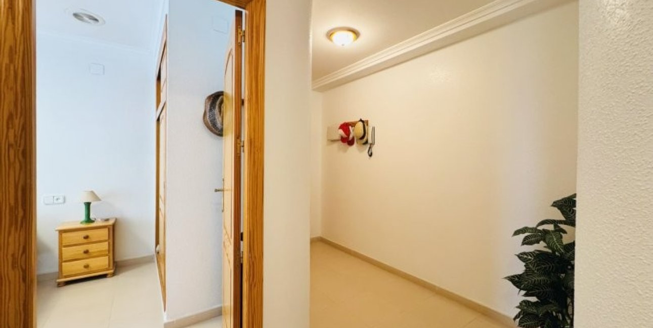 Resale - Apartment / flat -
Torrevieja - La Mata