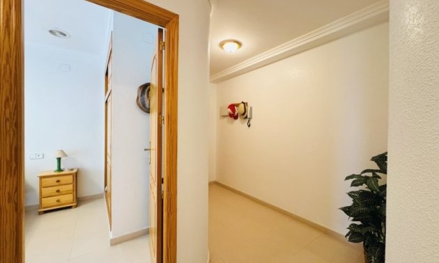 Resale - Apartment / flat -
Torrevieja - La Mata