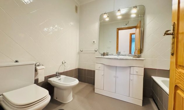 Resale - Apartment / flat -
Torrevieja - La Mata