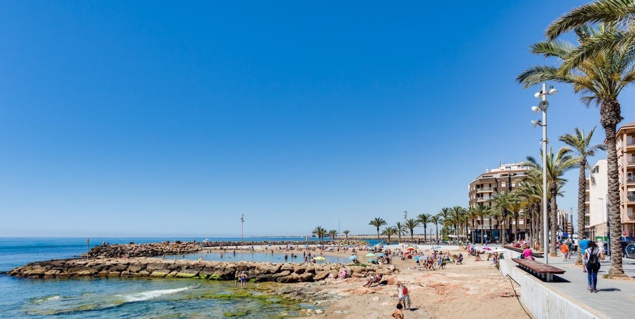 Rynek wtórny - Mieszkanie w bloku -
Torrevieja - Playa del Cura