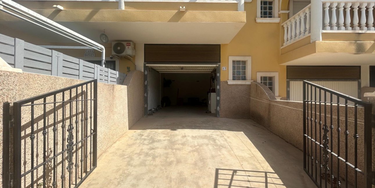 Rynek wtórny - Dom Szeregowy -
Algorfa - Montemar