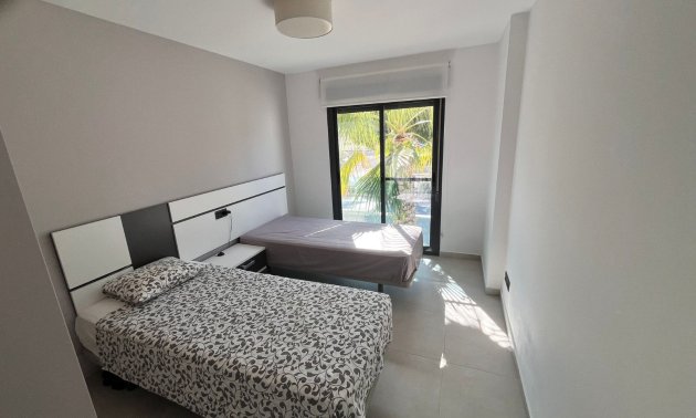 Resale - Apartment / flat -
Guardamar del Segura - El Raso